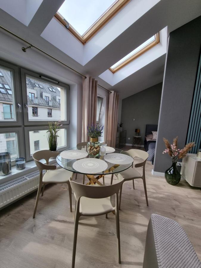 Miodowa Street Parking Free Apartment Krakow
